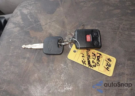 2003 Ford F-150 Lariat/Xlt из США, поврежденный, VIN 1FTRW08L83KC12450